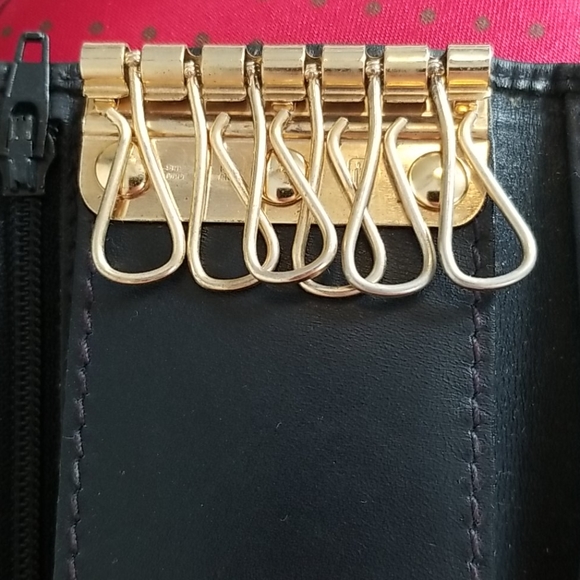 Vintage Gucci Key Holder- Authentic - Picture 5 of 16